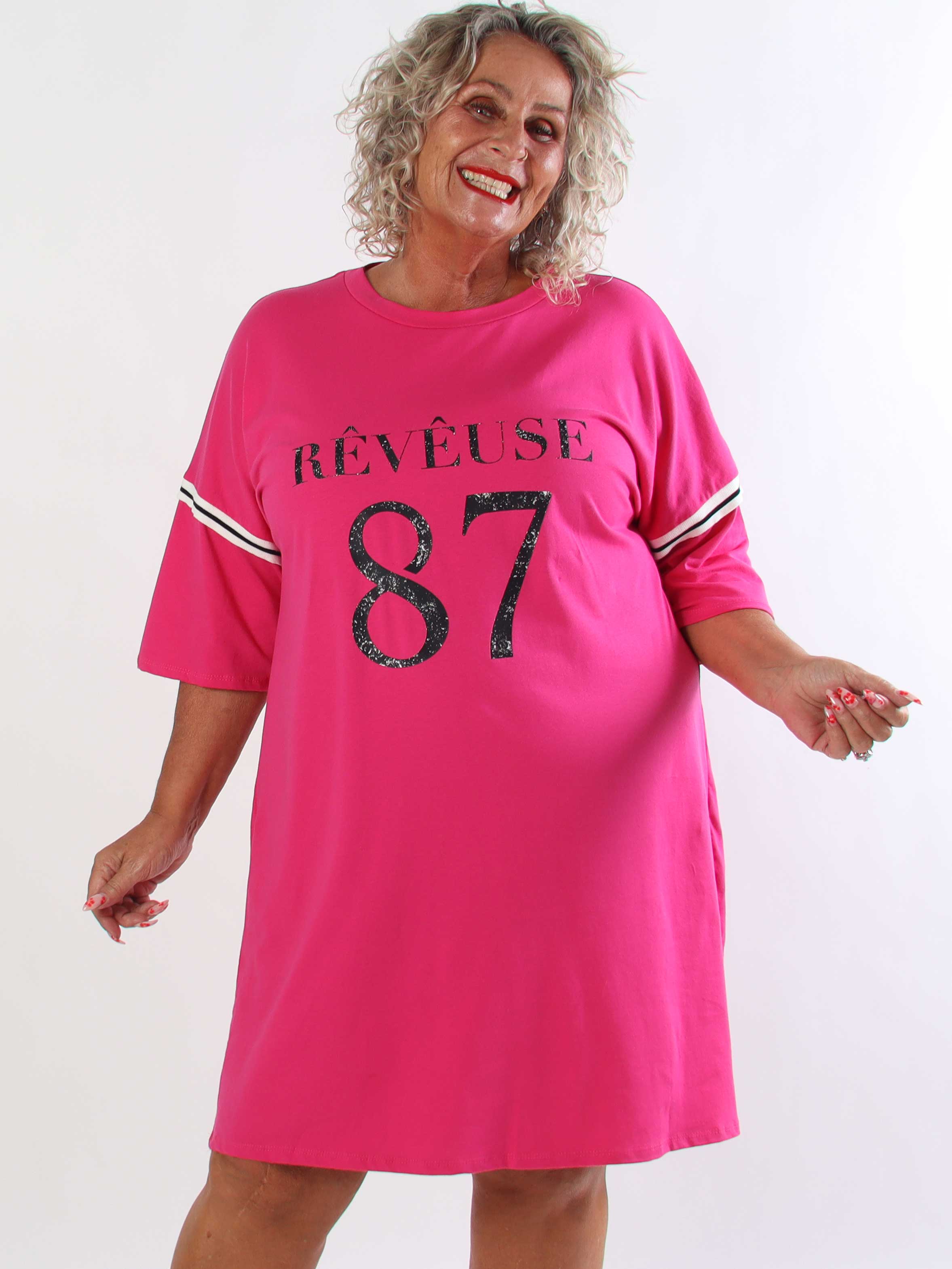 Lana - Plus size t-shirtklänning i mjuk bomull med snyggt